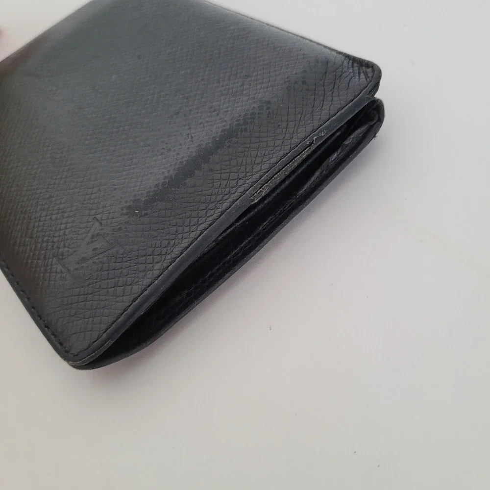 Louis Vuitton Taiga Leather Bifold Wallet Black Ardoise SP0046 Made in France